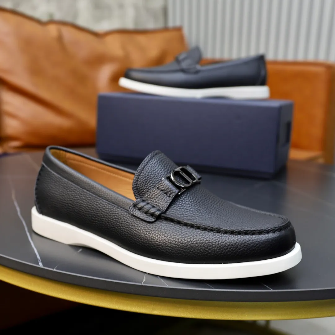 Ex-factory price: 540🙅‍♂️🙅‍♂️🙅‍♂️ Brand: Dior DIOR Standard code: Men's code 38/44 (45 can be customized) Grade: Same as the official website Material: Original cowhide stitching, cowhide lining, original TPU wear-resistant soft outsole Style categories: Leisure and sports version, footwear for driving, young fashion, European and American trends, British style Color: actual picture color